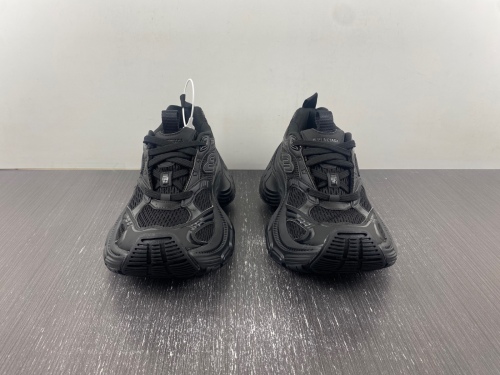 B*alenciaga runner AM 20240323-1