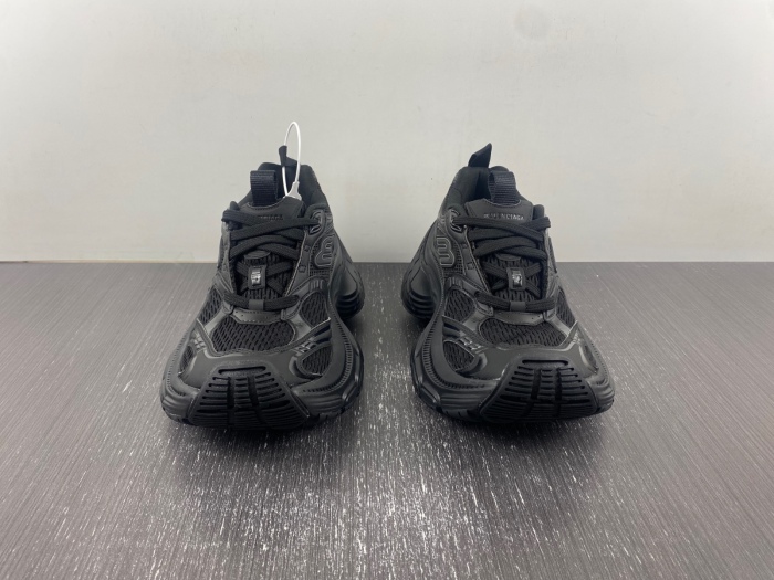 B*alenciaga runner AM 20240323-1