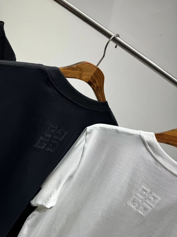 G*ivenchy T-shirt Top Quality D17 20240403-16