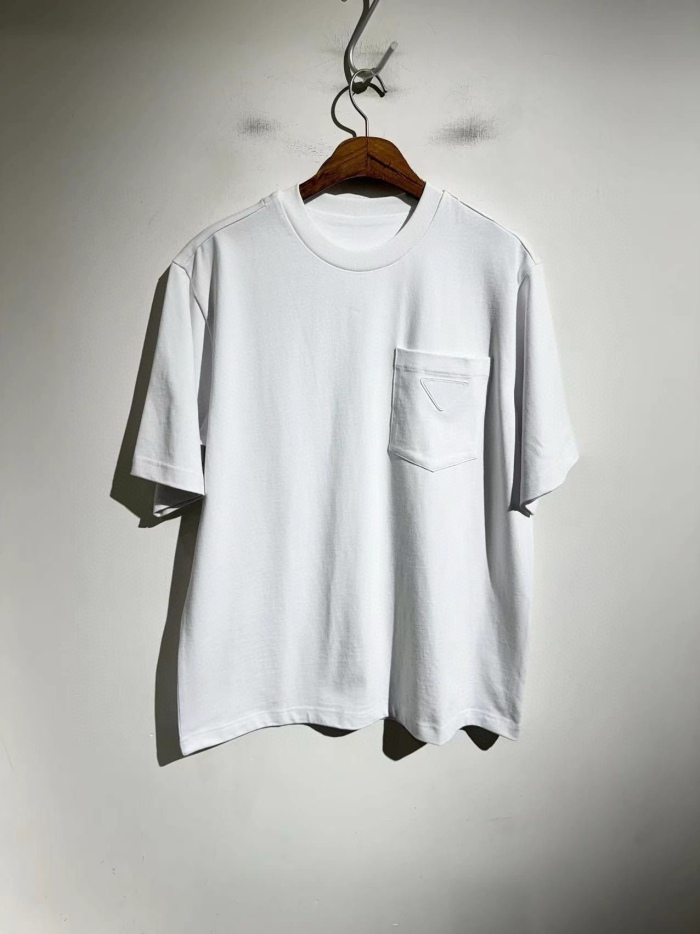 P*rada T-shirt Top Quality D17 20240403-17