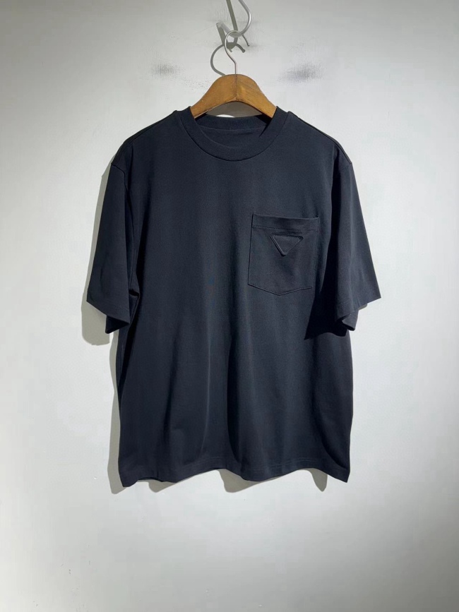 P*rada T-shirt Top Quality D17 20240403-17