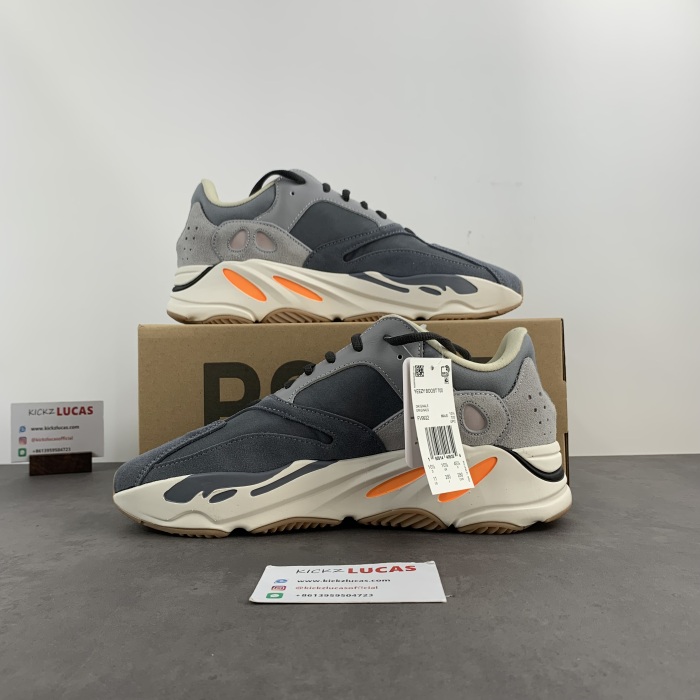Yeezy Boost 700 Magnet  FV9922