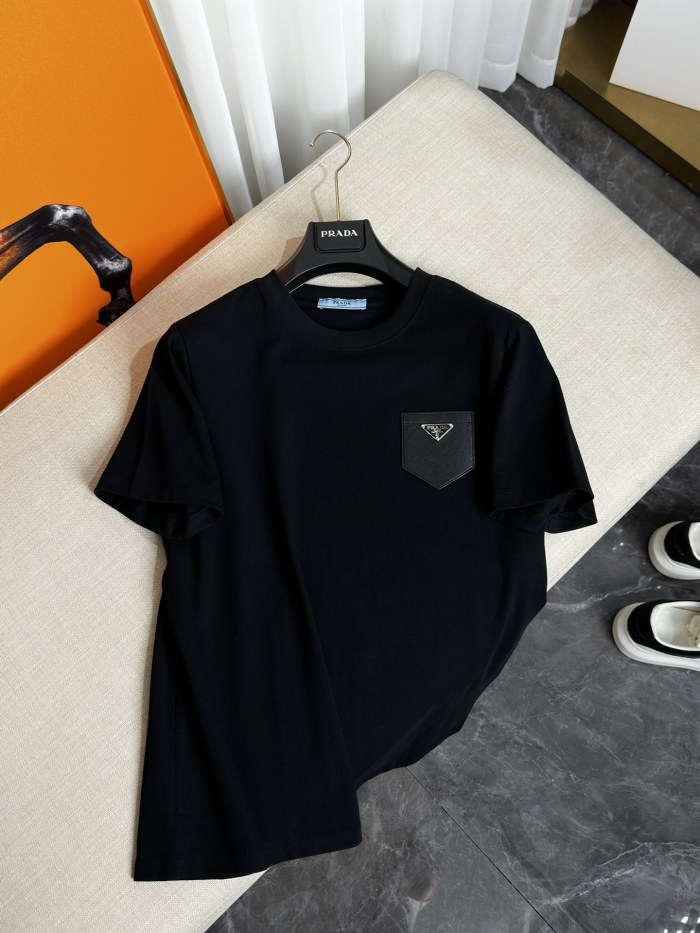 P*rada T-shirt Top Quality D17 20240406-4