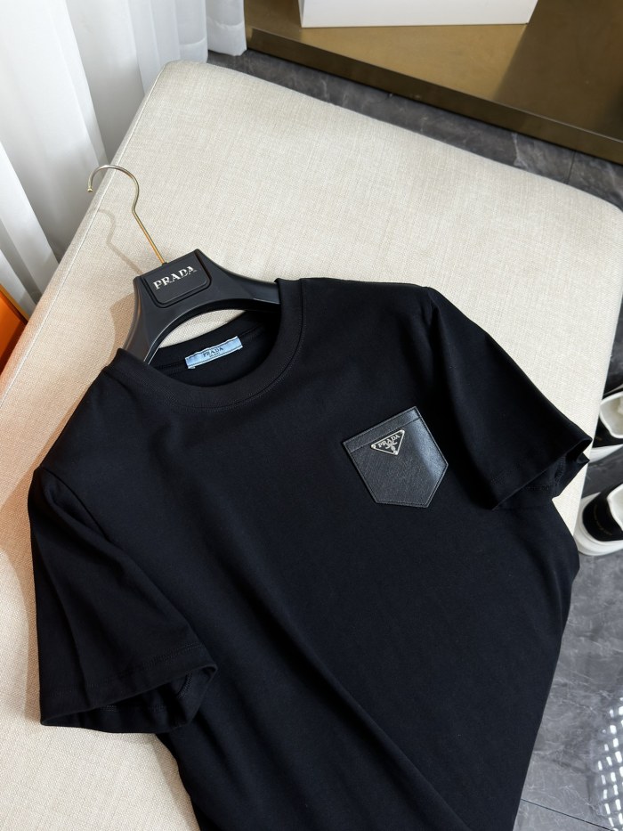 P*rada T-shirt Top Quality D17 20240406-4