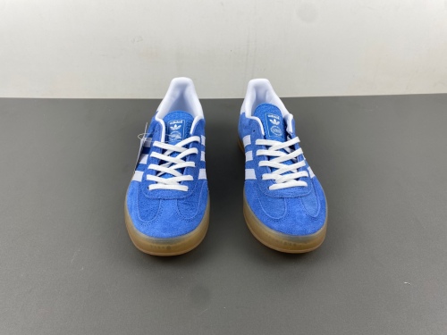 Gazelle Indoor Blue Fusion Gum HQ8717