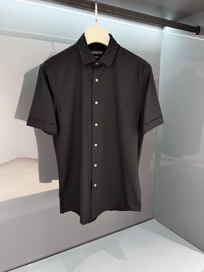 L*ouis V*uitton  T-shirt  Top Quality D17 20240413-8