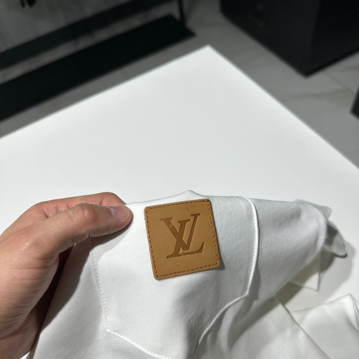 L*ouis V*uitton  T-shirt  Top Quality D17 20240414-6