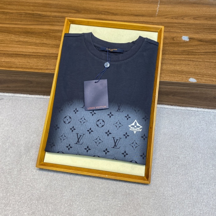 L*ouis V*uitton  T-shirt  Top Quality D17 20240414-15