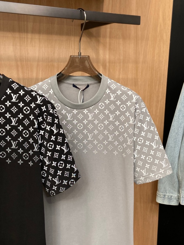 L*ouis V*uitton  T-shirt  Top Quality D17 20240415-8