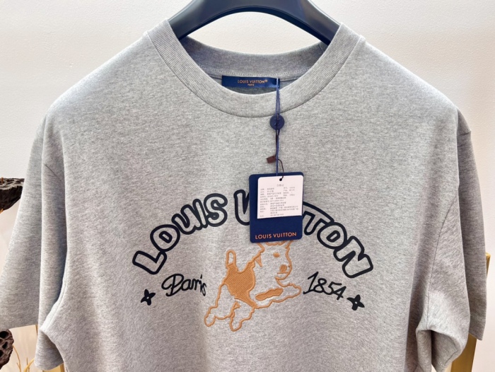 L*ouis V*uitton  T-shirt  Top Quality D17 20240417-12