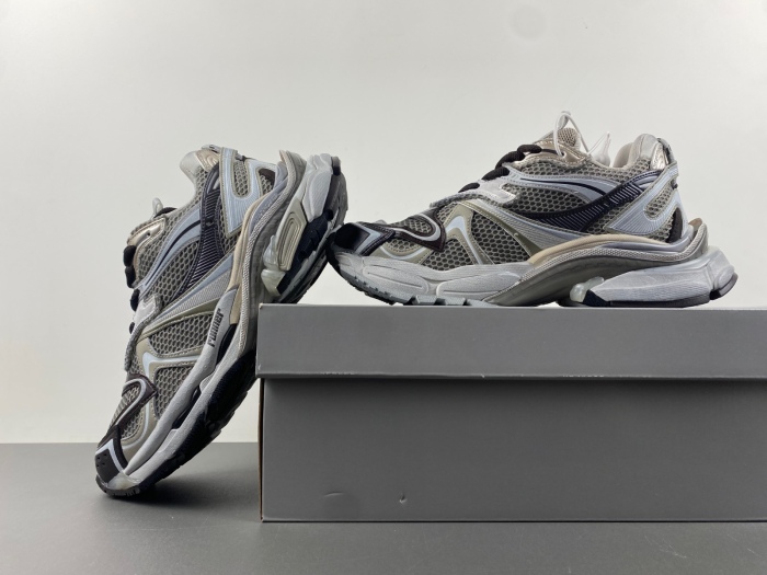 B*alenciaga runnerSneaker AM20240417-1