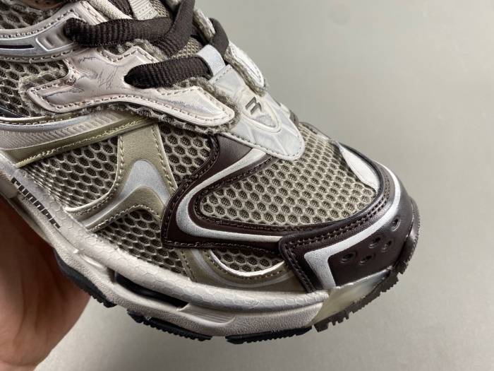 B*alenciaga runnerSneaker AM20240417-1