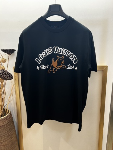 L*ouis V*uitton  T-shirt  Top Quality D17 20240417-11