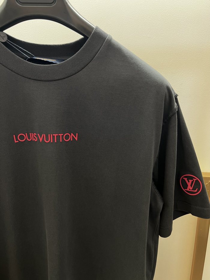 L*ouis V*uitton  T-shirt  Top Quality D17 20240417-25