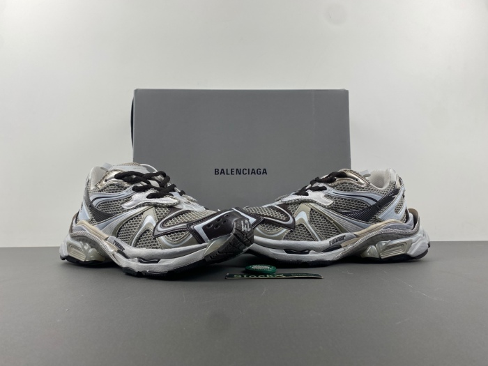 B*alenciaga runnerSneaker AM20240417-1