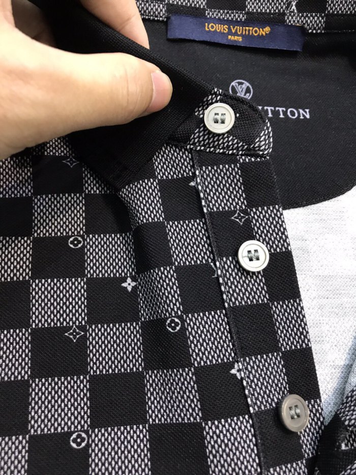 L*ouis V*uitton  T-shirt  Top Quality D17 20240420-3