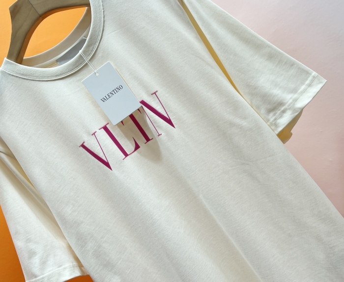 V*alentino T-shirt Top Quality D17 20240421-32