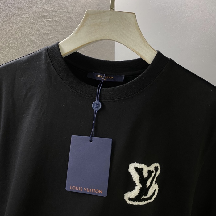 L*ouis V*uitton  T-shirt  Top Quality D17 20240422-4