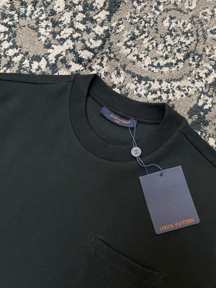 L*ouis V*uitton  T-shirt  Top Quality D17 20240425-21