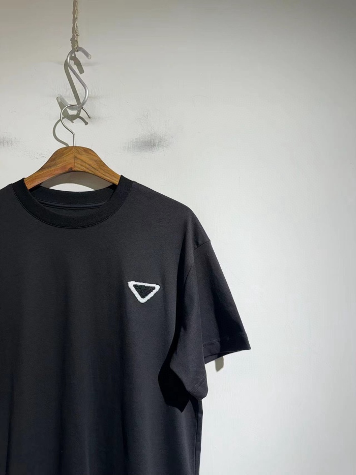 P*rada T-shirt Top Quality D17 20240425-3