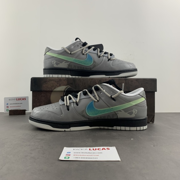 Dunk Low universe Custom DV0831-101