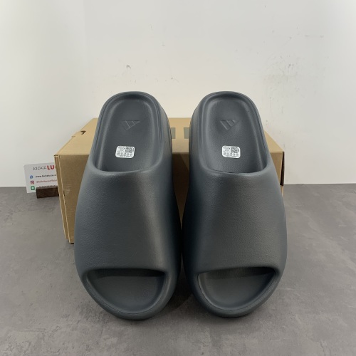 Yeezy Slide Slate Grey  ID2350