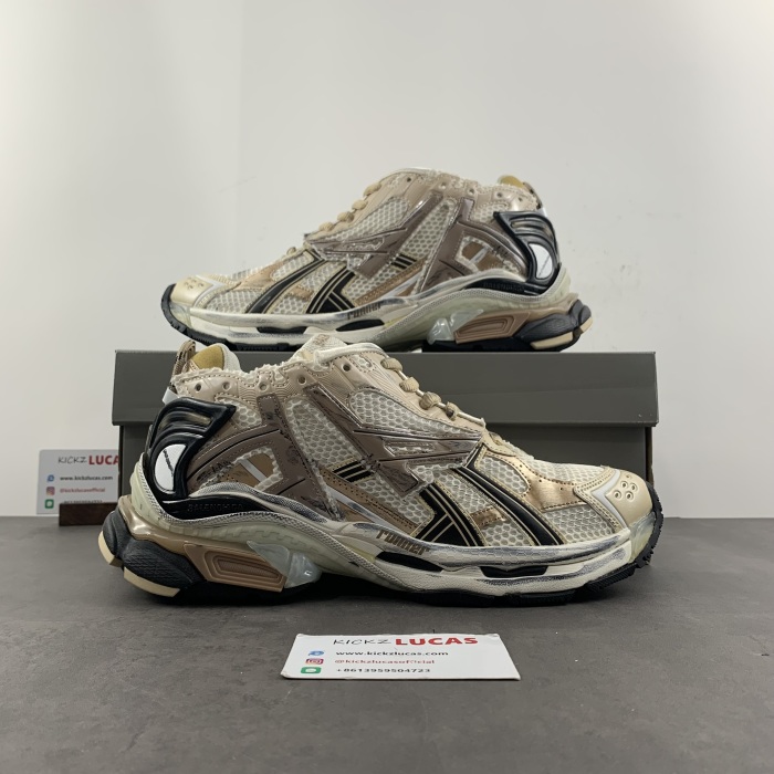 B*alenciaga runner AM 20240505