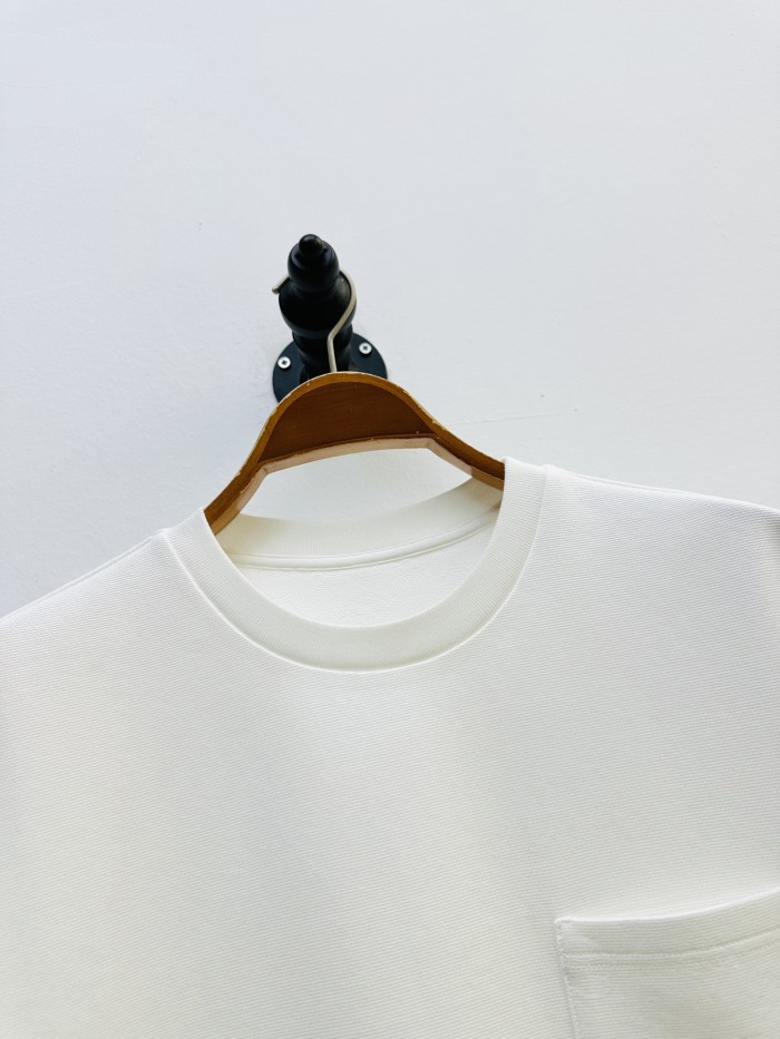 L*ouis V*uitton  T-shirt  Top Quality D17 20240506-20
