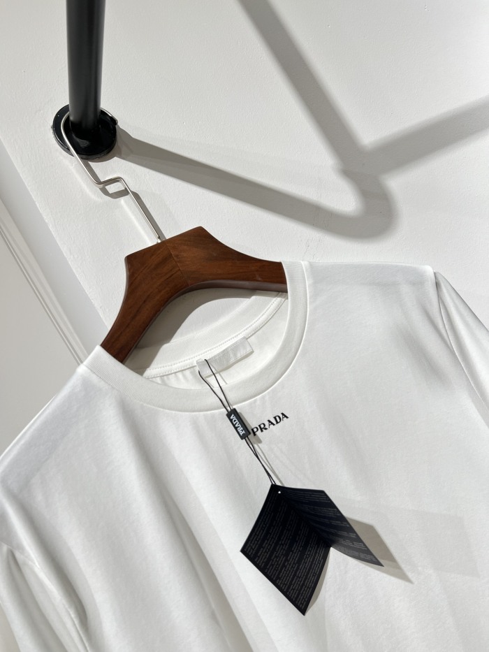 P*rada T-shirt Top Quality D17 20240507-28