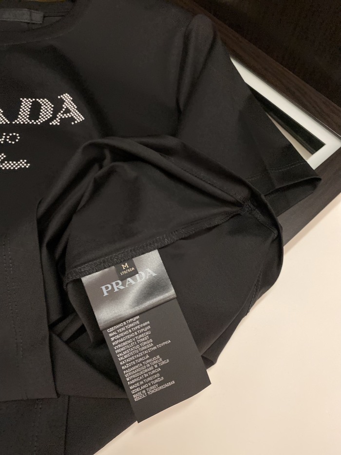 P*rada T-shirt Top Quality D17 20240507-11