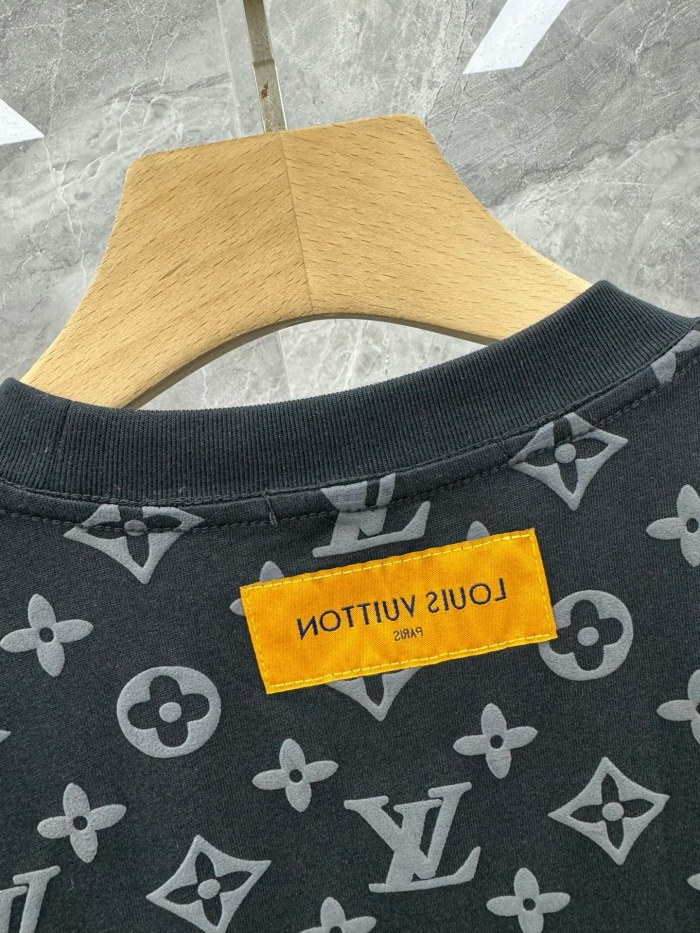 L*ouis V*uitton  T-shirt  Top Quality D17 20240508-19