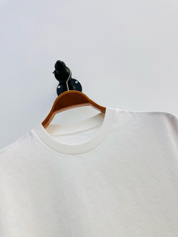 L*ouis V*uitton  T-shirt  Top Quality D17 20240511-10
