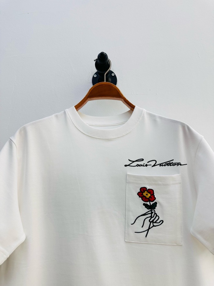 L*ouis V*uitton  T-shirt  Top Quality D17 20240511-4