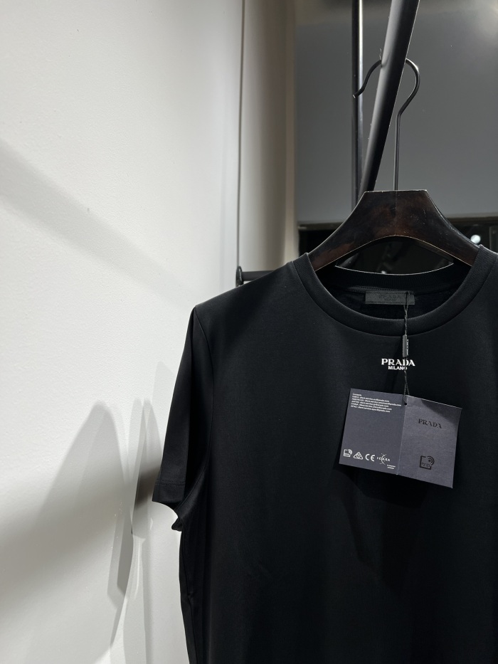 P*rada T-shirt Top Quality D17 20240517-18