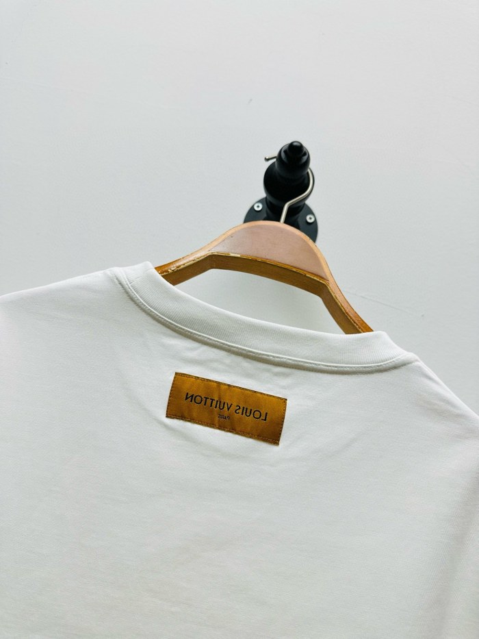 L*ouis V*uitton  T-shirt  Top Quality D17 20240518-17