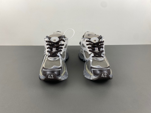 B*alenciaga runner AM 20240528-1