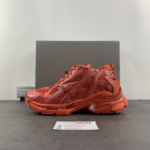 B*alenciaga runner AM 20230724-1