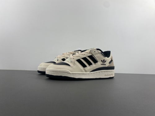 Forum Low CL Wonder White Core Black Wonder Beige  IG3901