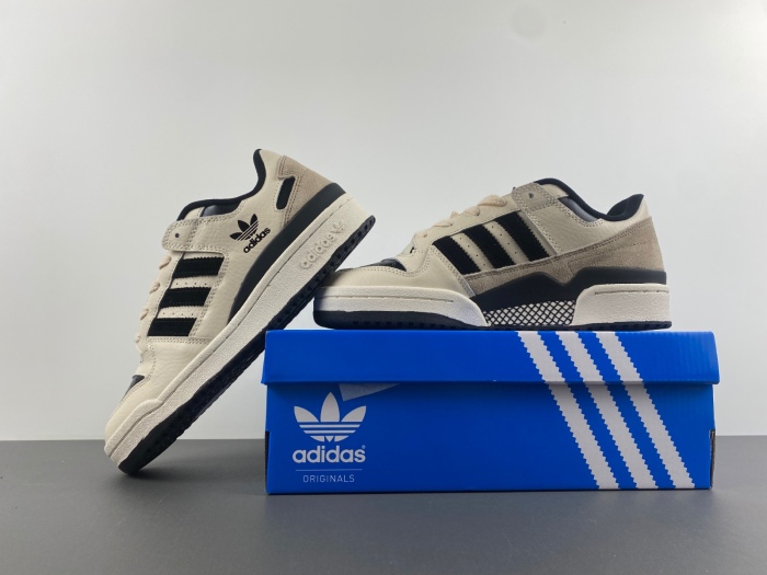 Forum Low CL Wonder White Core Black Wonder Beige  IG3901