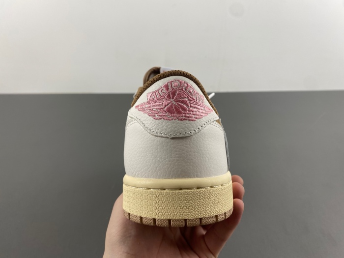 Air Jordan 1 Travis Scott White khaki DM7866-106