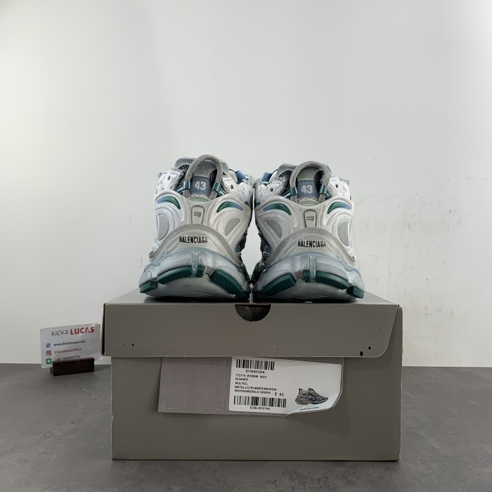 B*alenciaga runner AM 20240611-13