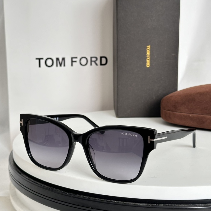 T*om for Glasses Top XX 20240802-19