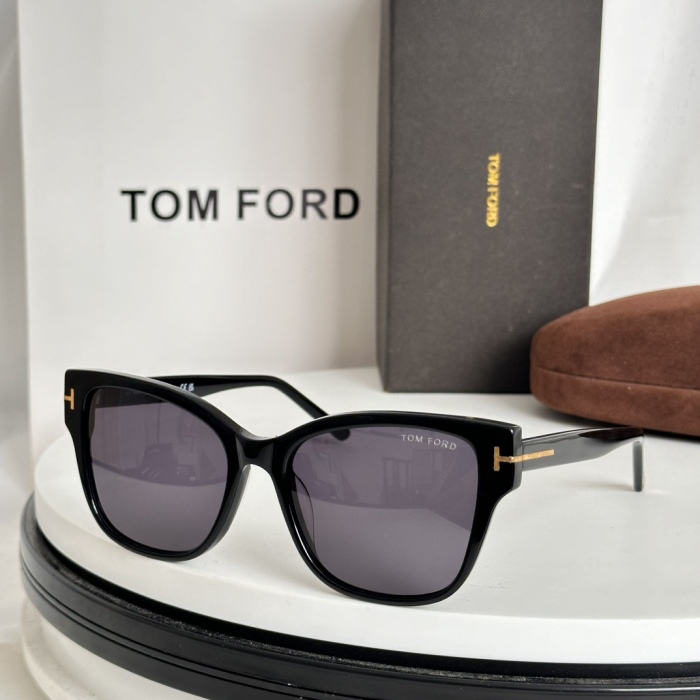 T*om for Glasses Top XX 20240802-19