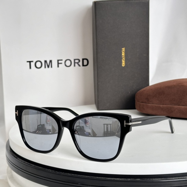 T*om for Glasses Top XX 20240802-19
