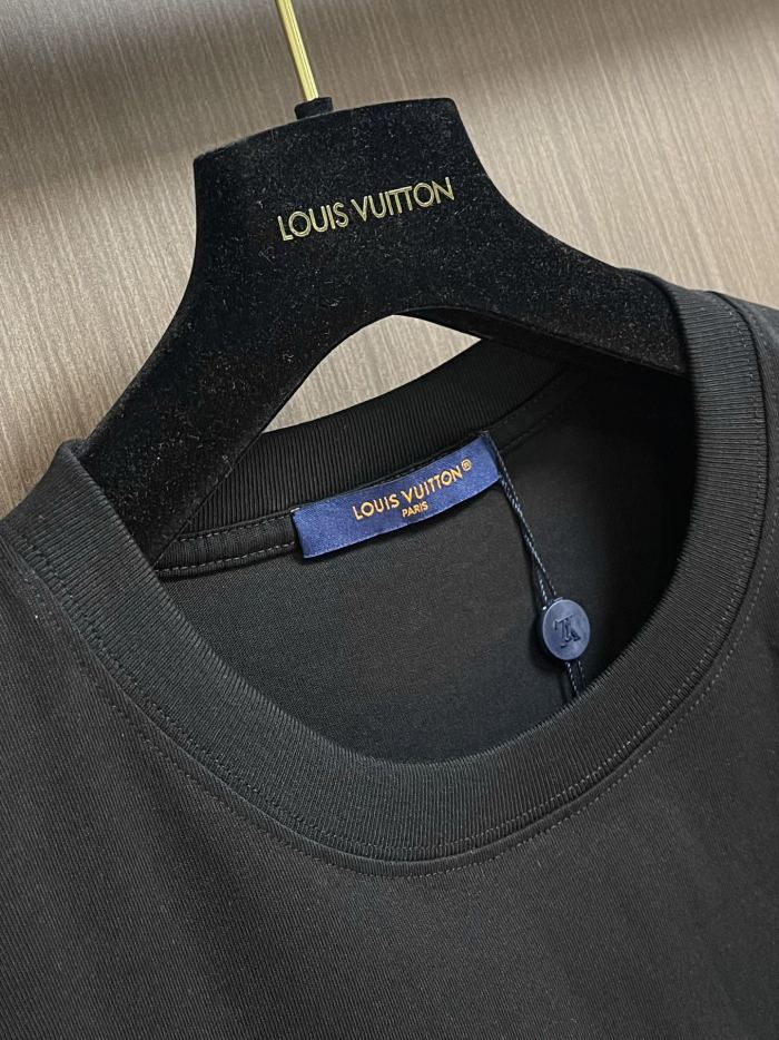 L*ouis V*uitton  T-shirt  Top Quality D17 20240805-15