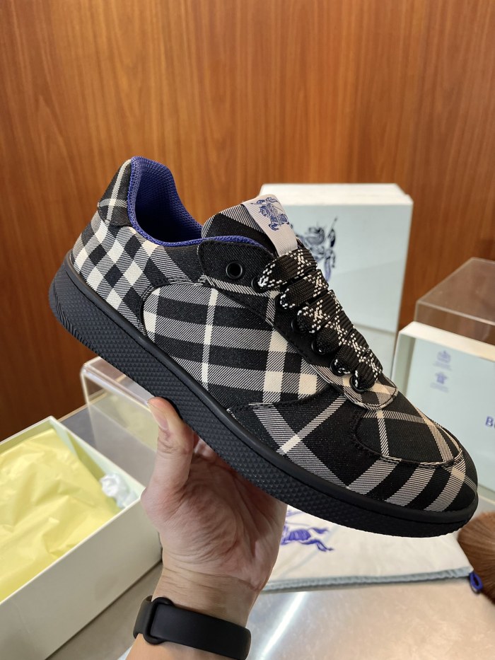 B*urberry Top Sneaker Low  RR 20240814-28