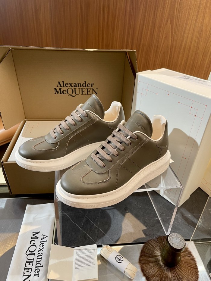A*lexander M*cqueen Top Sneaker Low RR 20240815-15