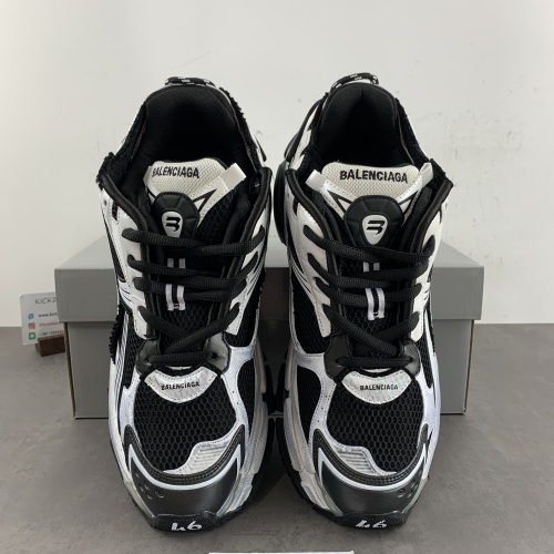 B*alenciaga runner AM 20231114-1