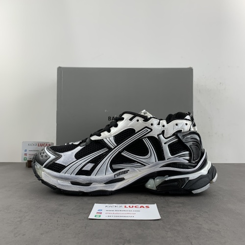 B*alenciaga runner AM 20231114-1