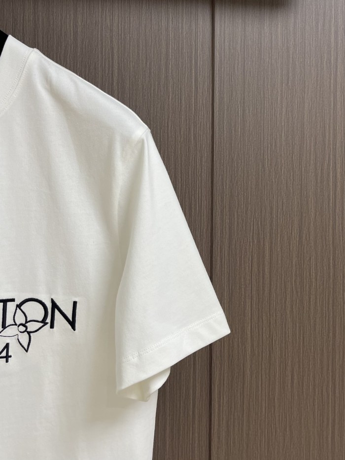 L*ouis V*uitton  T-shirt Top Quality D17 20240816-17